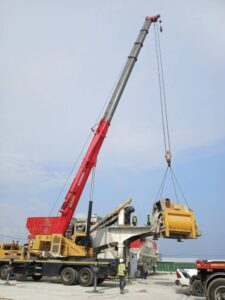 เช่ารถเครนสชลบุรี งานยกเครื่องจักร